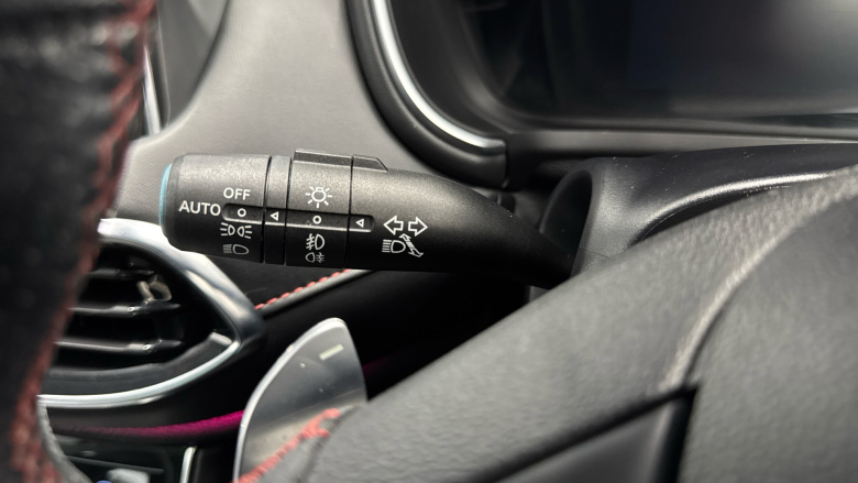 MG Hs 1.5 T-GDI Exclusive 5dr DCT Petrol Hatchback